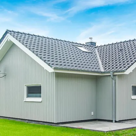 Stunning Home In Krems Iiwarderbrueck With Sauna *