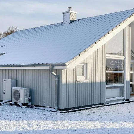 Stunning Home In Krems Iiwarderbrueck With Sauna Gols