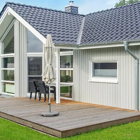 Stunning Home In Krems Iiwarderbrueck With Sauna Prázdninový dům