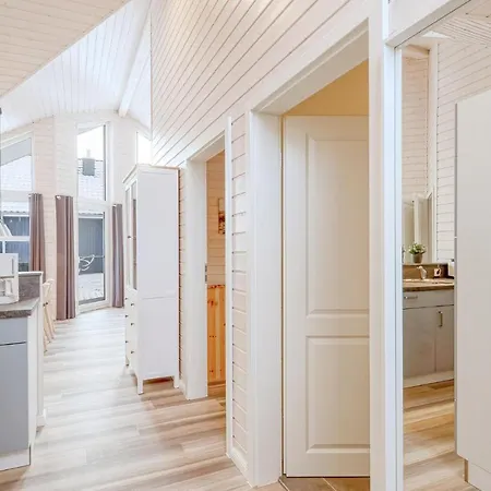Stunning Home In Krems Iiwarderbrueck With Sauna *